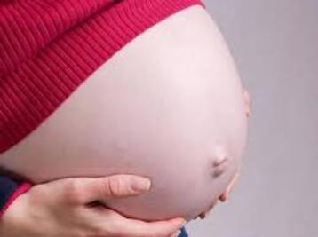 Przepuklina pępkowa u kobiety w ciąży