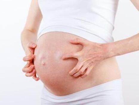 uciążliwe swędzenie brzucha w ciąży